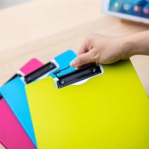 Podkładka z klipem clipboard DELI RIO A4 teczka z okładką - zielona-245780