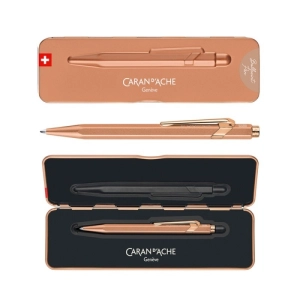 Długopis CARAN D'ACHE 849 Brut Rose M w pudełku różowe złoto-251235