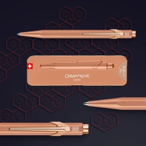 Długopis CARAN D'ACHE 849 Brut Rose M w pudełku różowe złoto-251237