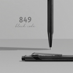 Długopis CARAN D'ACHE 849 Black Code M w pudełku czarny-251482